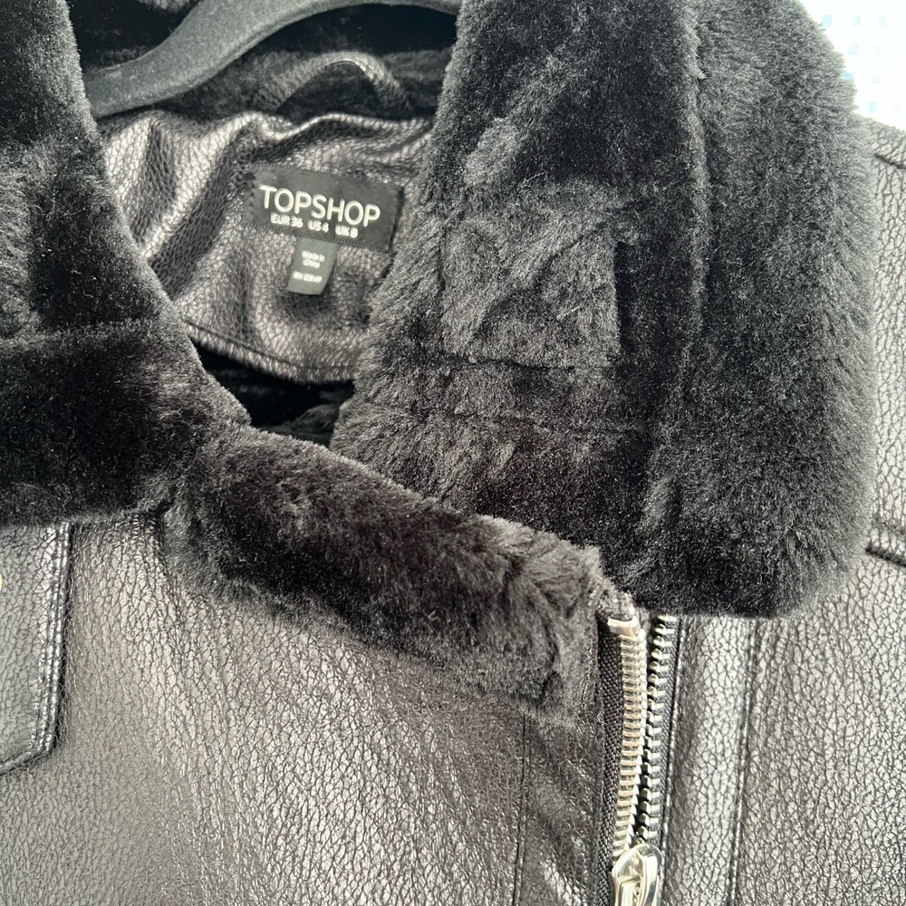 Topshop Black Faux Leather Jacket with Faux Fur Collar - Picture 2 of 7